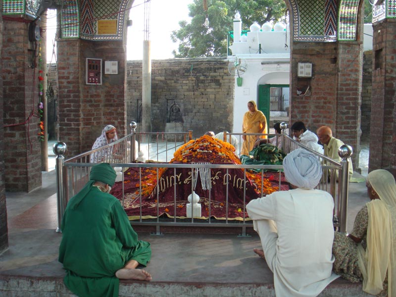 The grave of Haider Shaikh at his mausoleum in Malerkotla town 2011 -- Yogesh Snehi